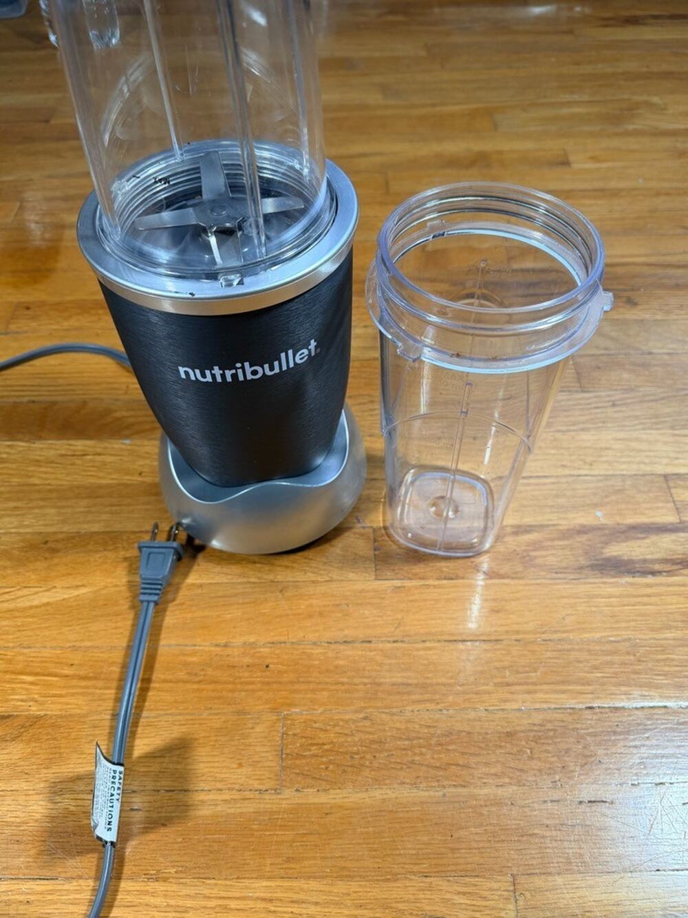Magic Bullet NutriBullet NB-101B 600W Blender Grey Base & 2 Cups Extractor Blade